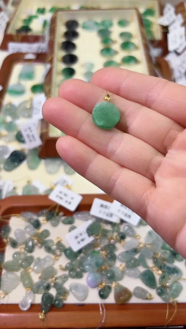 翡翠18K金镶嵌颈饰@*m无事牌