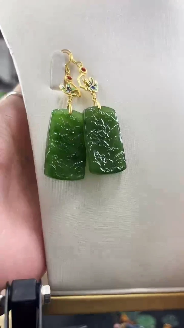 颈饰未镶嵌和田玉耳坠