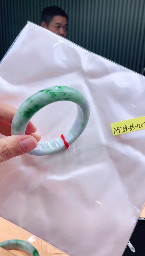 未镶嵌手镯翡翠56