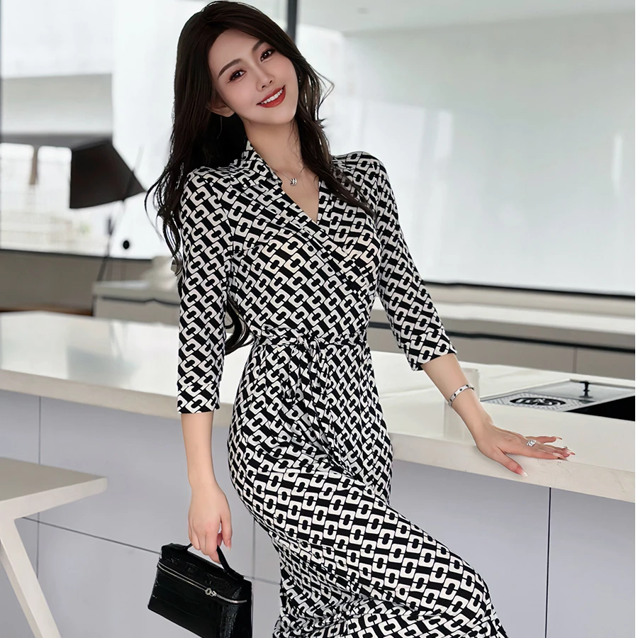 欧美风潇潇细雨同款黑白锁链裹身裙气质修身显瘦度假一片式连衣裙