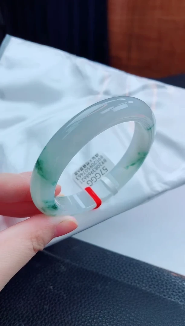 翡翠手镯未镶嵌缅甸天然翡翠A货手镯