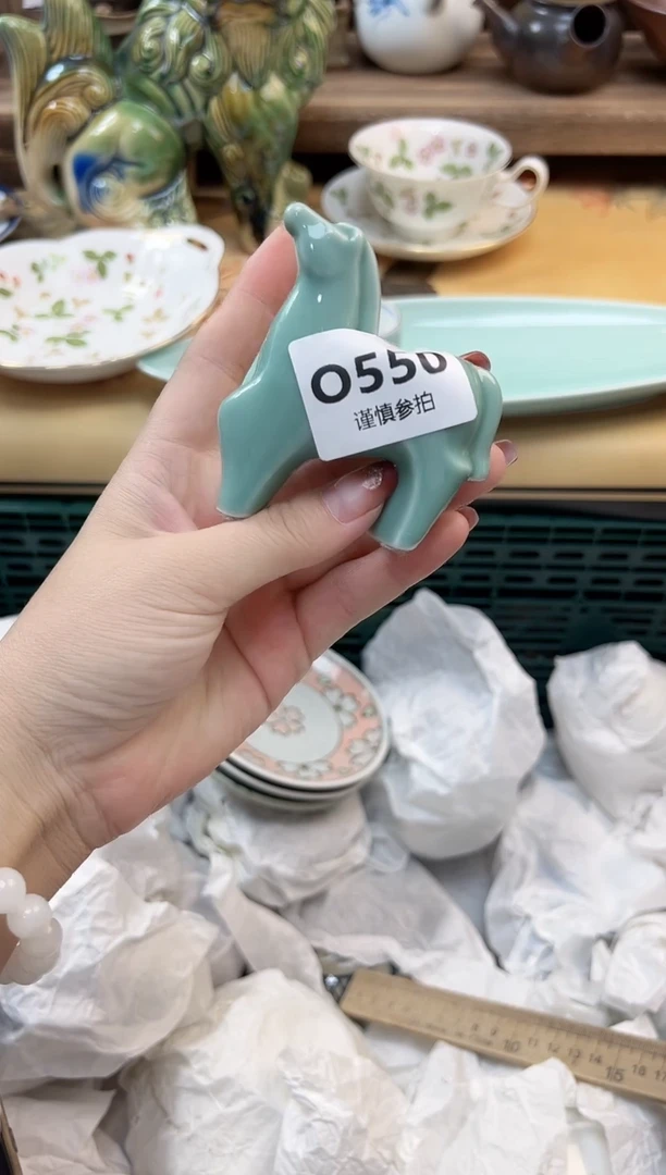 瓷片玥**律         550