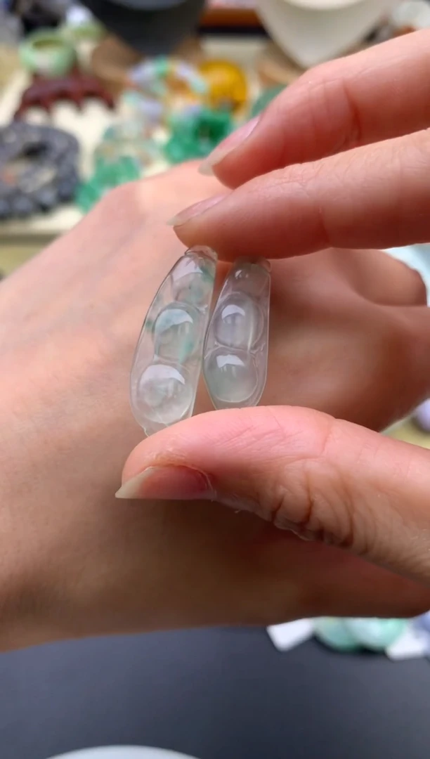 定制翡翠未镶嵌翡翠多样性发一对