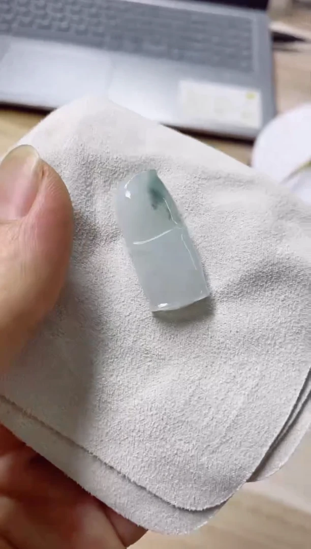 翡翠未镶嵌颈饰1天然缅甸翡翠A货