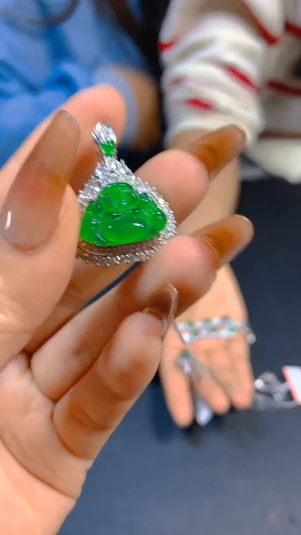 【闪购商品】翡翠吊坠(赠链)未镶嵌0800073944多样性发一