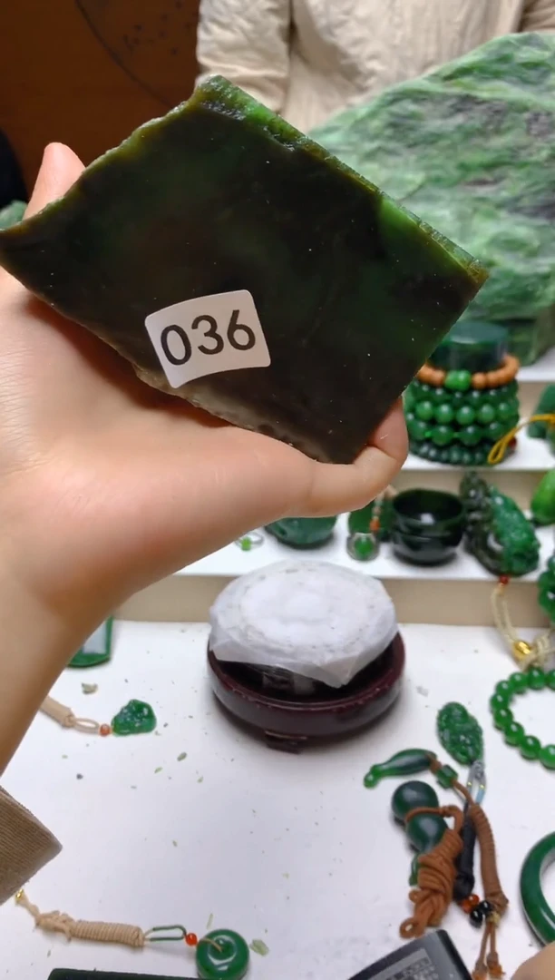 未镶嵌和田玉（碧玉）珠宝半成品1