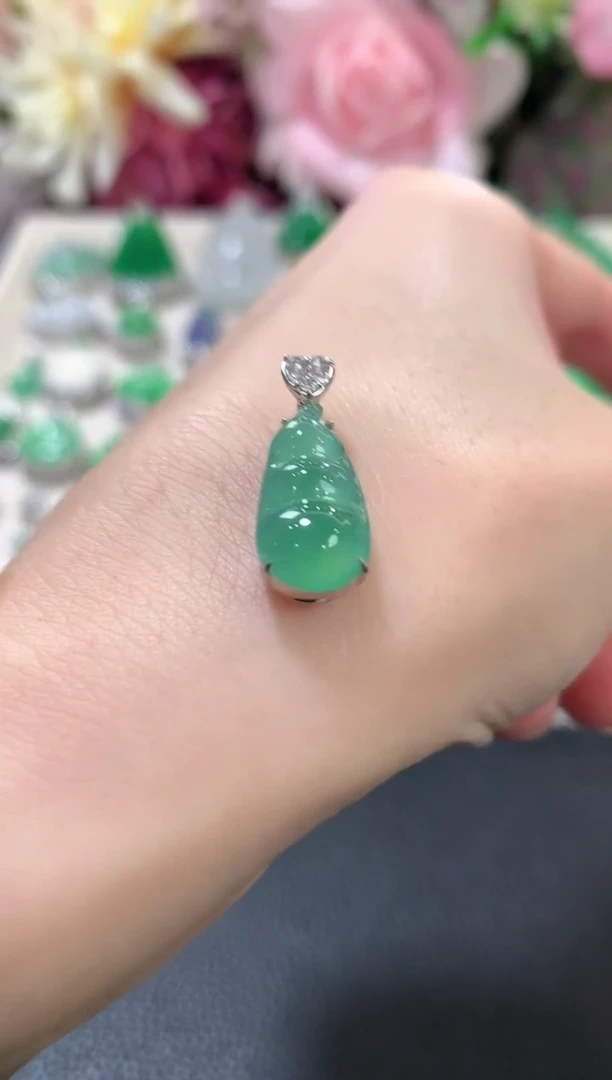吊坠(不含链)18K金镶嵌翡翠a67