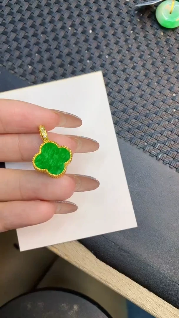 颈饰未镶嵌翡翠1