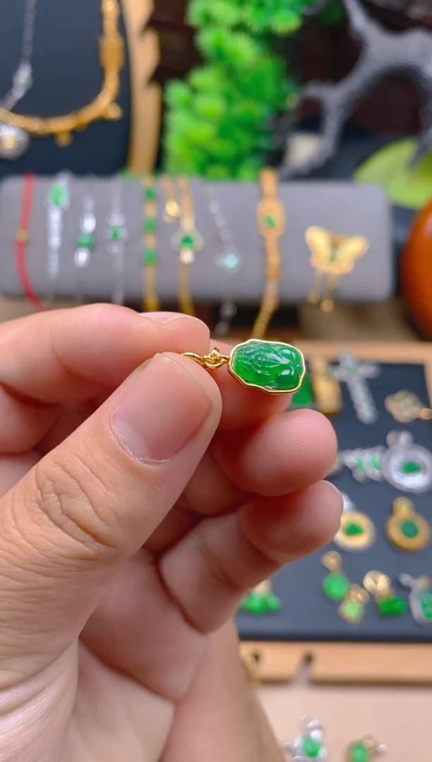 吊坠(不含链)银S925镶嵌翡翠貔貅