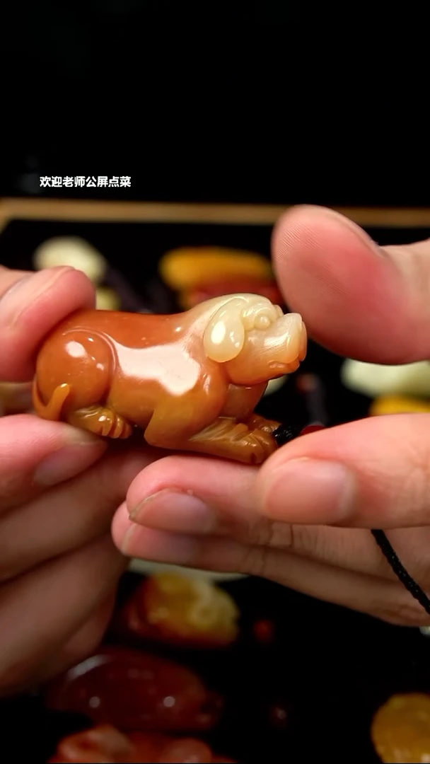 老挝石南田狗狗挂坠