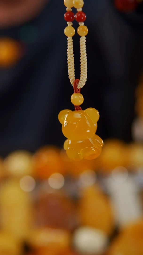 【闪购商品】蜜蜡裸石未镶嵌8.35俄料小熊吊坠