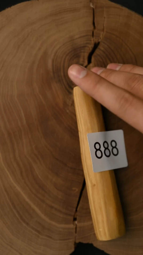 檀香木其他25年钢印手把件 37克~2-888