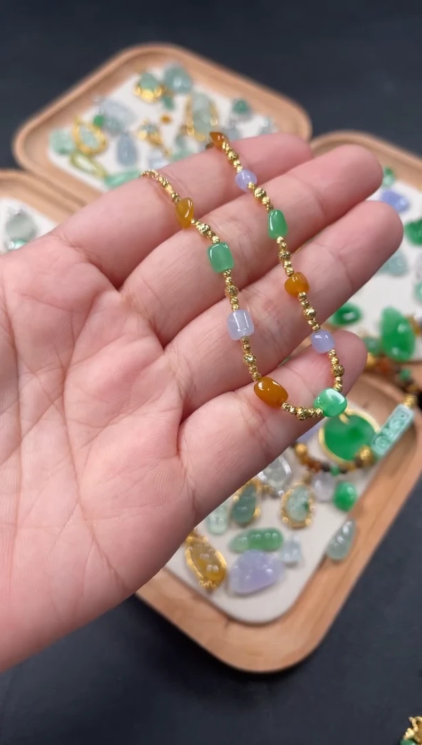 翡翠18K金镶嵌套链一条   P552