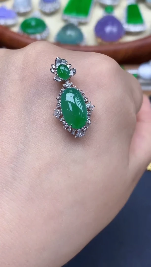 颈饰18K金镶嵌翡翠443-中国好珍宝