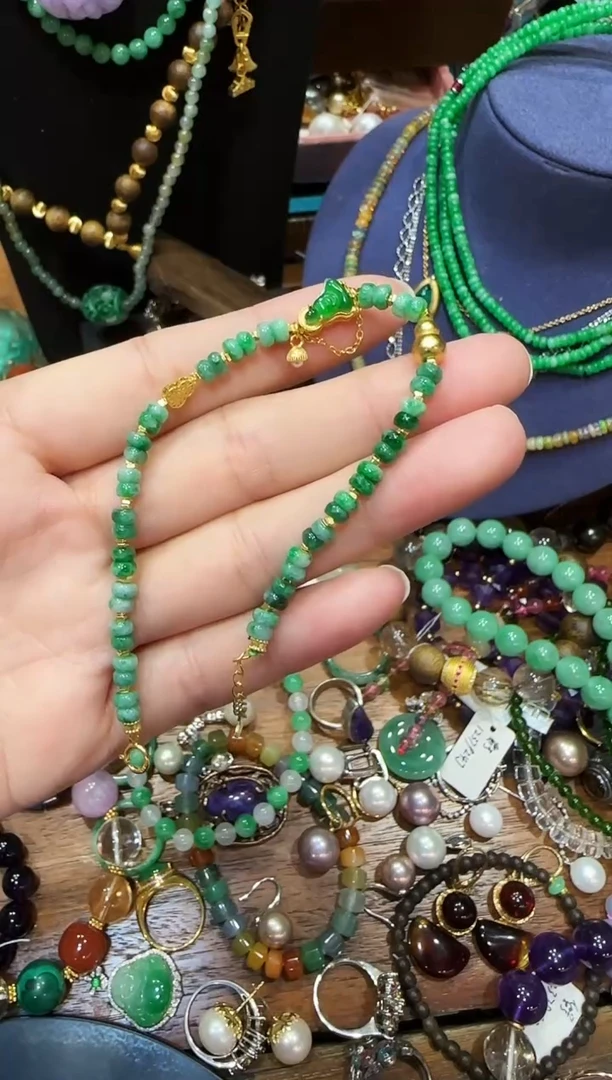 无非金属绿色手串