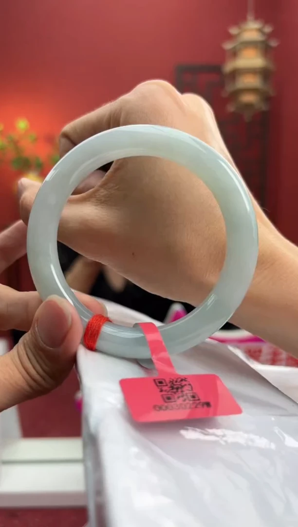 未镶嵌手镯（圆镯）翡翠翡翠手镯4