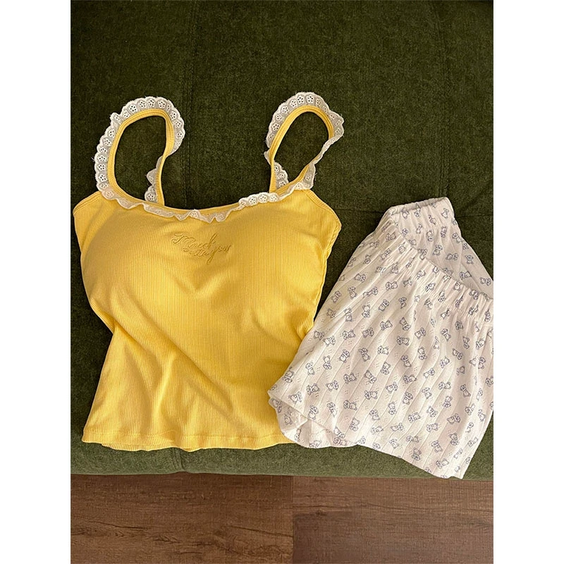 甜美少女拼接蕾丝可爱英文带胸垫吊带睡衣女夏季小熊印花短裤套装