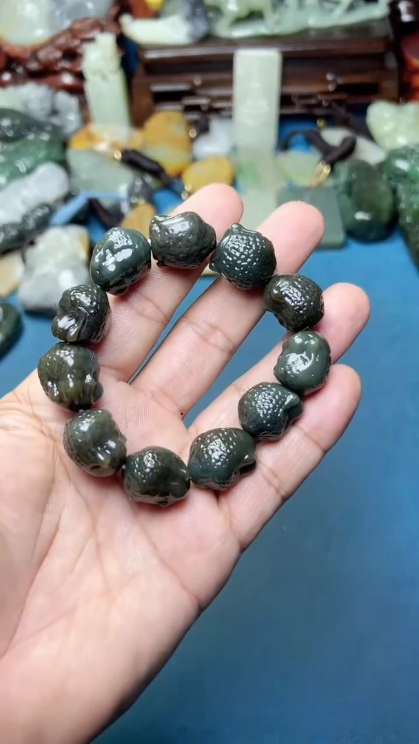 未镶嵌和田玉把件-