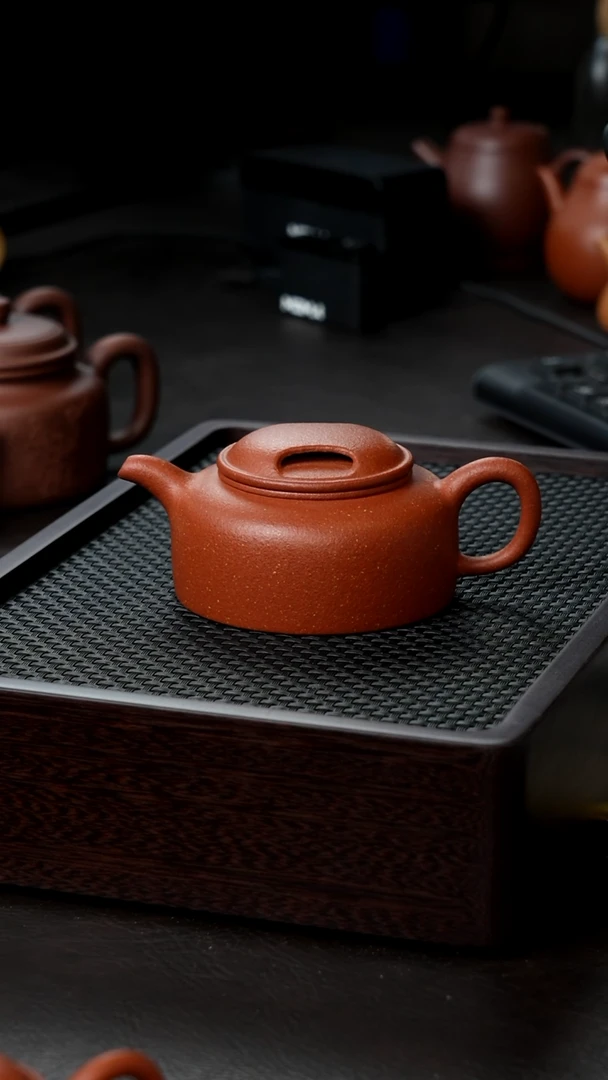 茶壶紫砂宝山精挑30目红降坡牛盖半手160