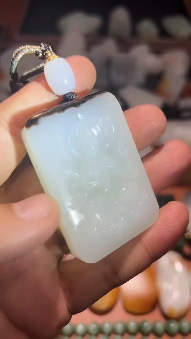 未镶嵌和田玉把件行***。和田玉