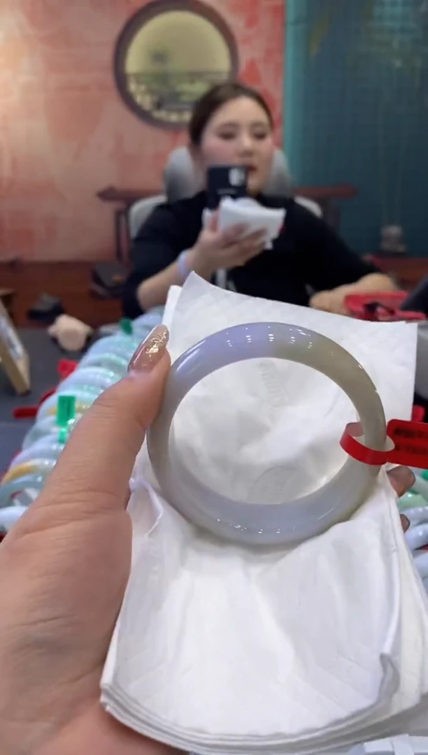 【闪购商品】翡翠手镯未镶嵌多人004203