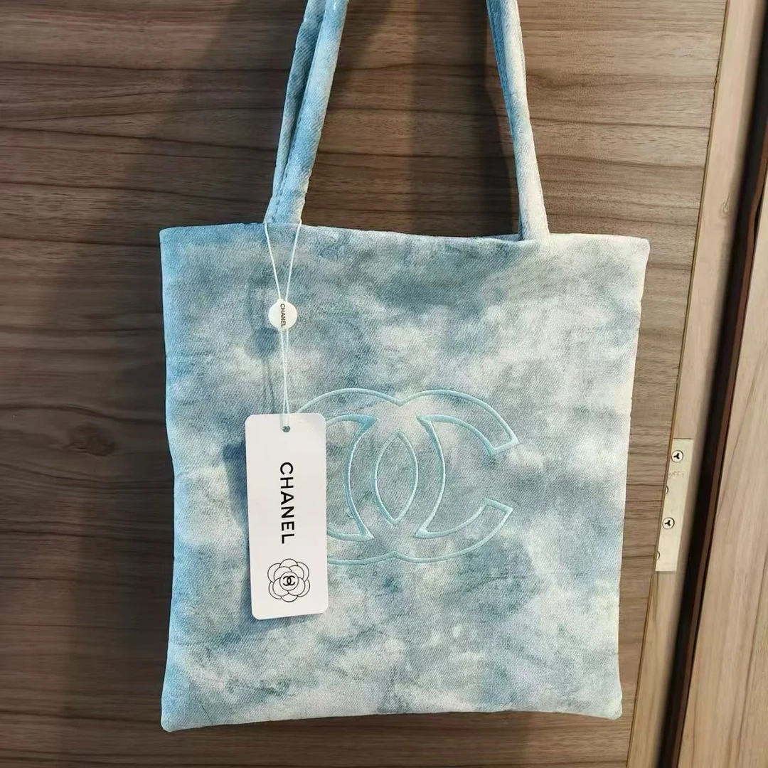 香奈儿浅蓝晕染牛仔帆布包ins时尚百搭通勤托特单肩化妆包【A705】