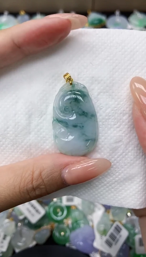 颈饰18K金镶嵌翡翠11111111111