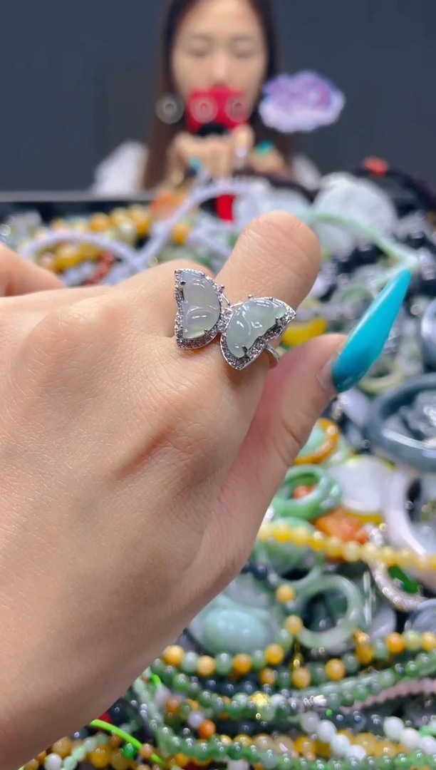 颈饰未镶嵌翡翠/K/翡翠A货，一件也是批发价