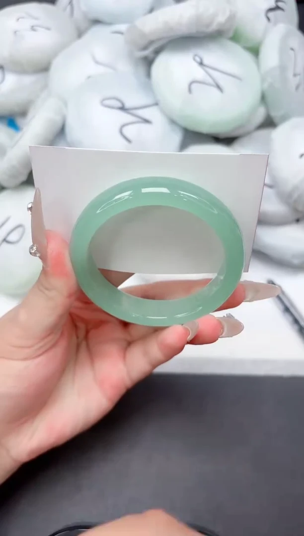 未镶嵌手镯石英质玉136-56.5