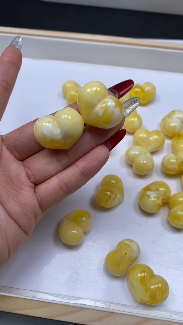 裸石蜜蜡未镶嵌A1952 白花蜡 屁桃19*26*15mm1个8元