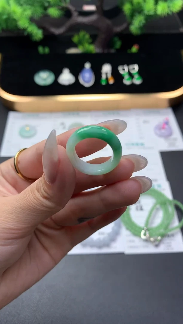 未镶嵌挂件翡翠48小时鉴赏期 退货不扣服务费