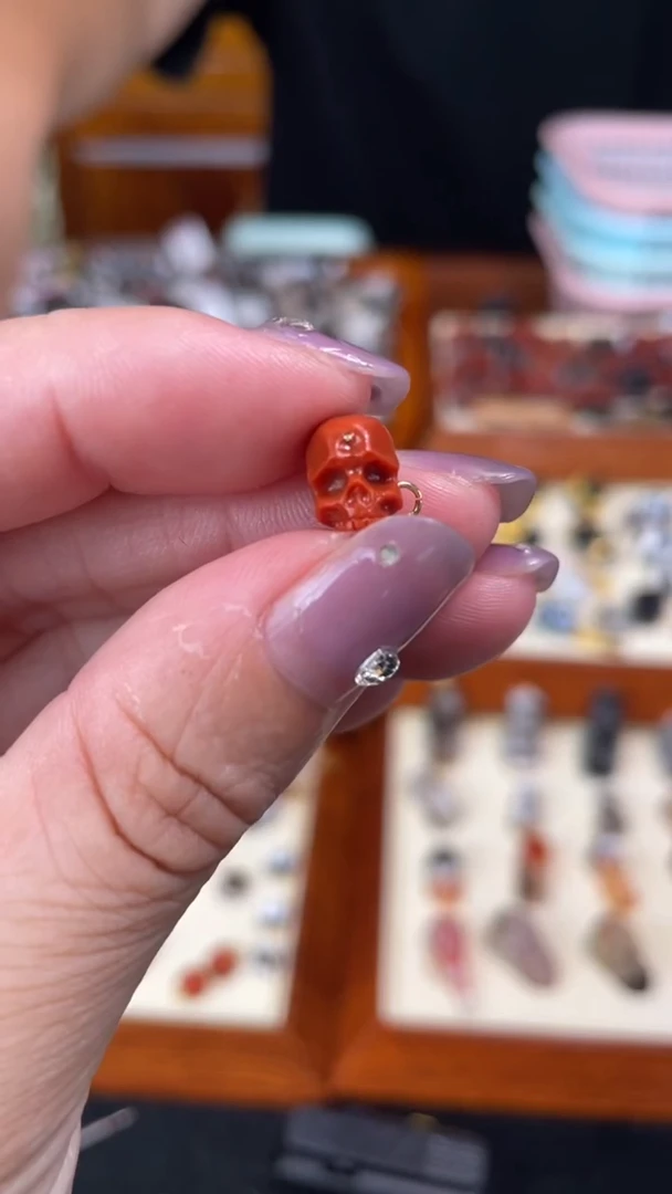 南红玛瑙未镶嵌颈饰10半额骷髅