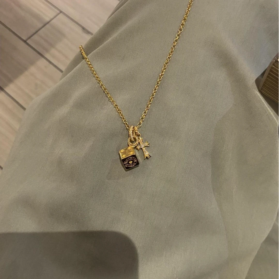 铜合金项链 复古骰子项链女2026新款爆款锁骨链颈链女潮发光蝴蝶