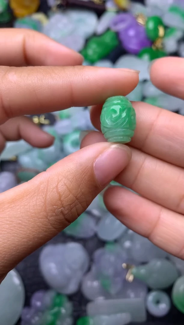 颈饰未镶嵌翡翠缅甸翡翠吊坠