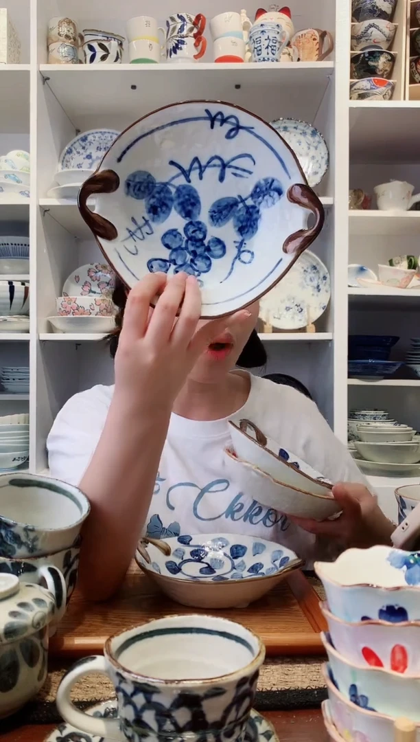 陶瓷葡萄花双耳盘