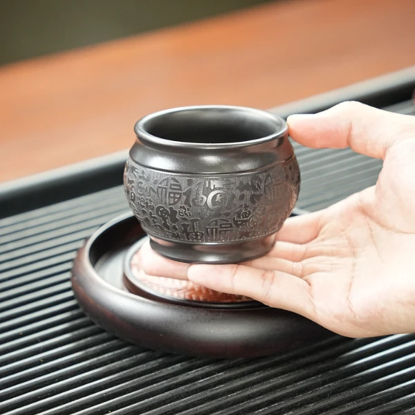 宜兴原矿石黄手工刻绘百福紫砂主人杯 NX