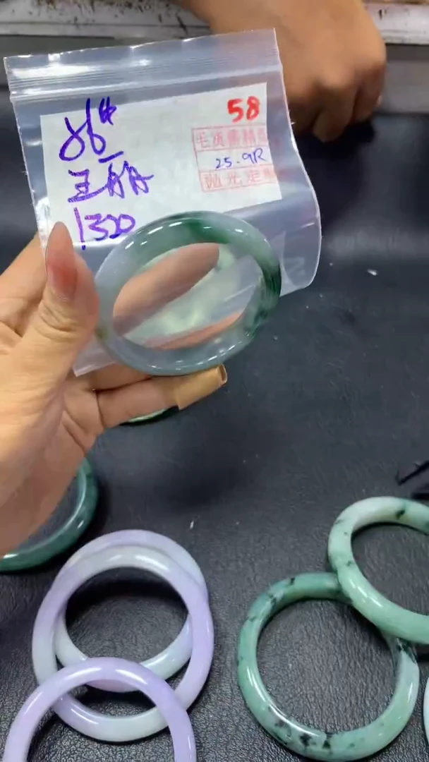 未镶嵌定制翡翠王****》58毛货需精细抛光定制+多样性发1+1320
