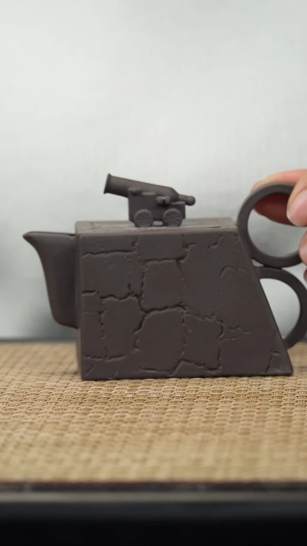 【闪购商品】紫砂茶壶紫泥设计款方器130c