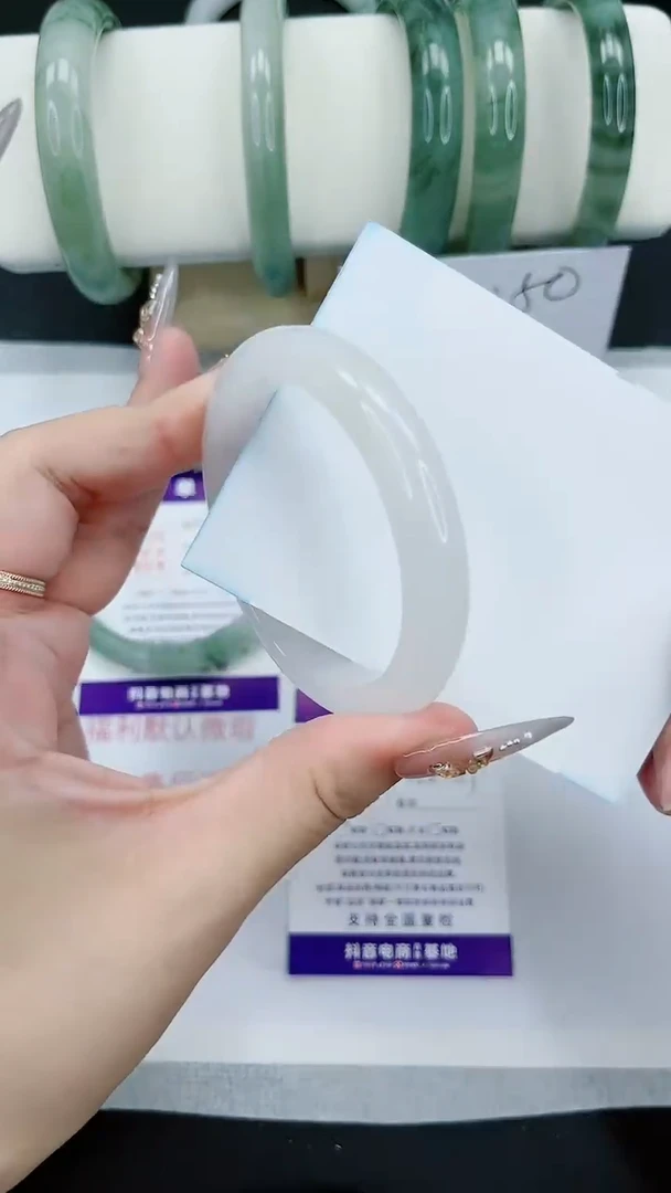 【闪购商品】石英质玉手镯未镶嵌136号/52-53圈