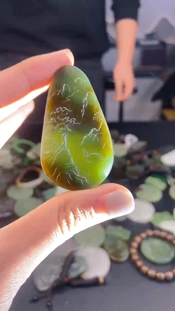 颈饰未镶嵌和田玉1