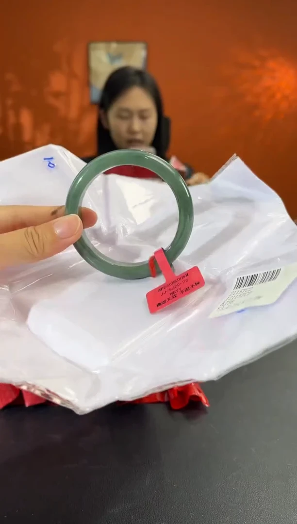 未镶嵌手镯翡翠5
