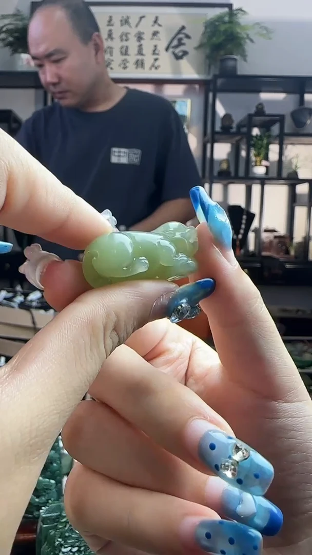 颈饰未镶嵌和田玉小貔貅