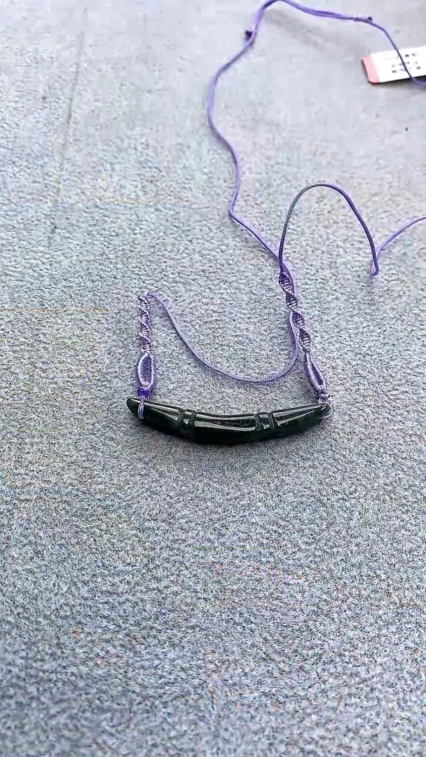 颈饰未镶嵌翡翠翡翠月牙吊坠