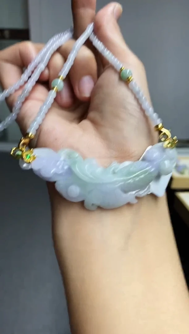 颈饰未镶嵌翡翠吊坠