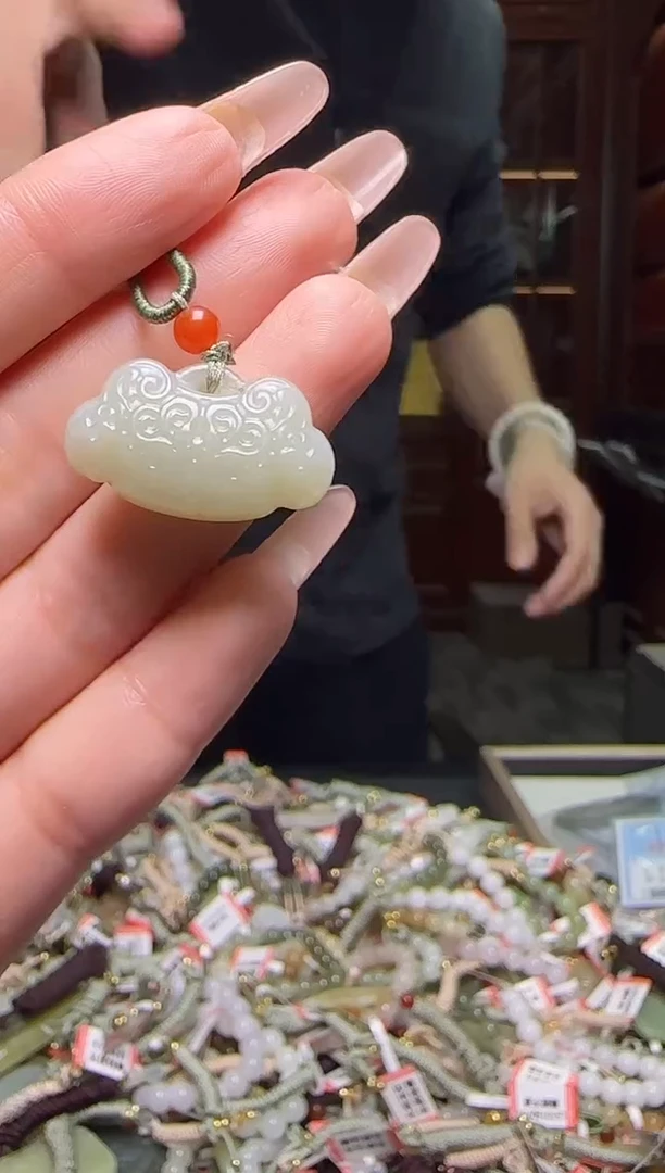 颈饰未镶嵌和田玉和田玉