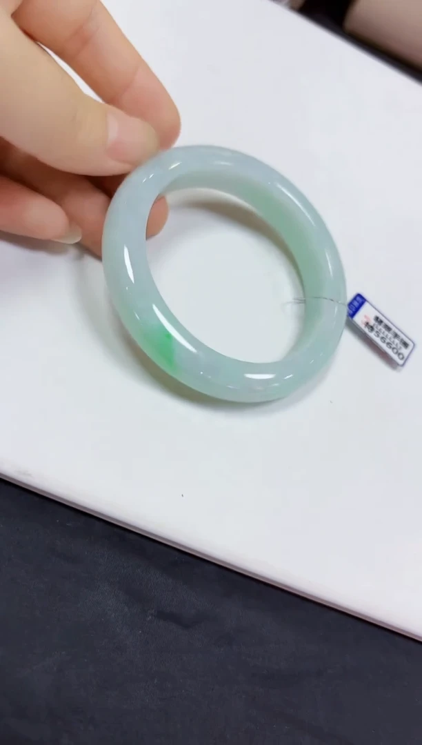 颈饰未镶嵌翡翠手镯56.5