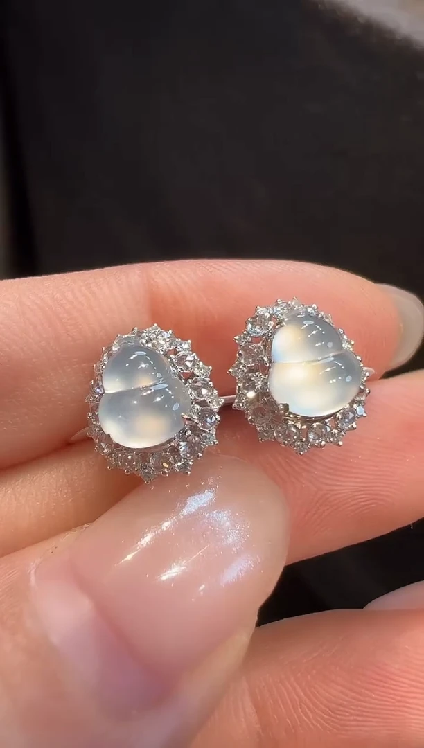 18K金镶嵌翡翠耳饰齐*AL6