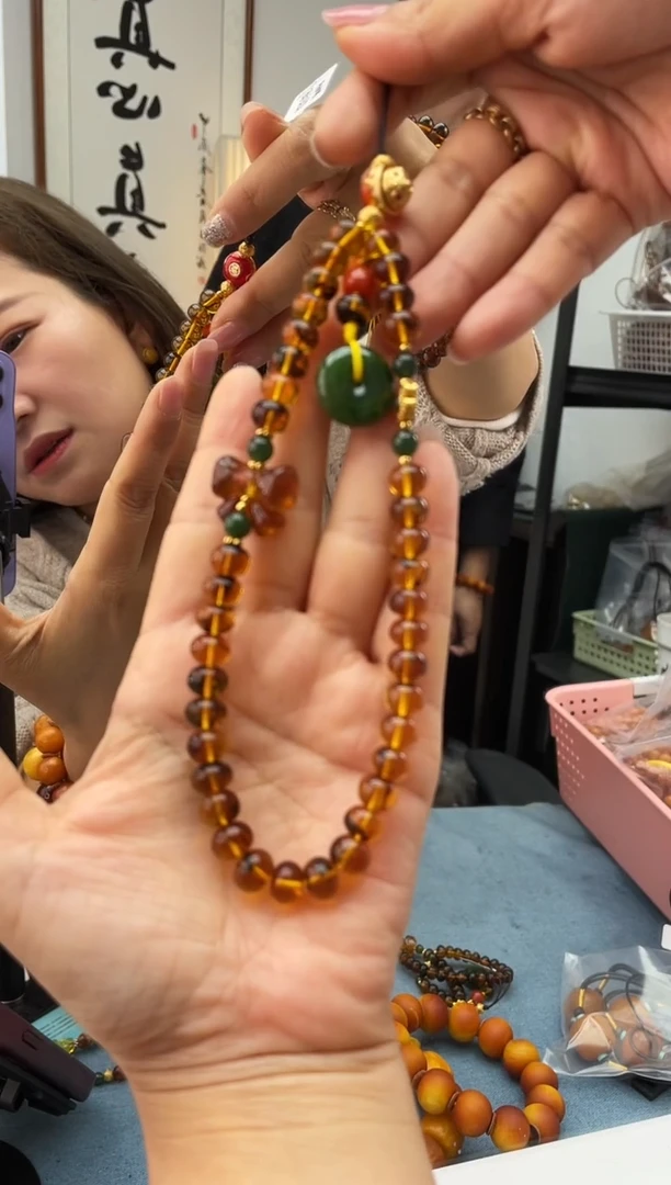 【闪购商品】琥珀珠宝奇石未镶嵌发一件