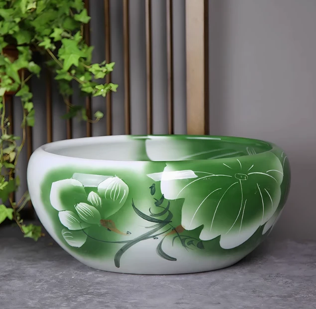 直径32厘米景德镇手绘雕刻荷花缸