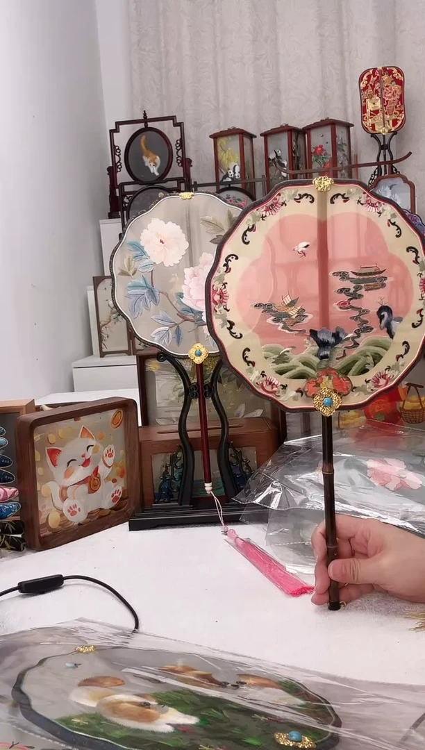 扇子苏绣作品手工团扇